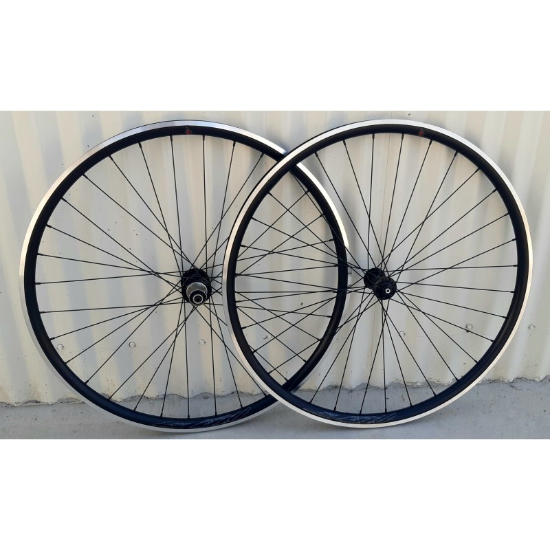 Velocity Quill road 700c wheel set 11sp